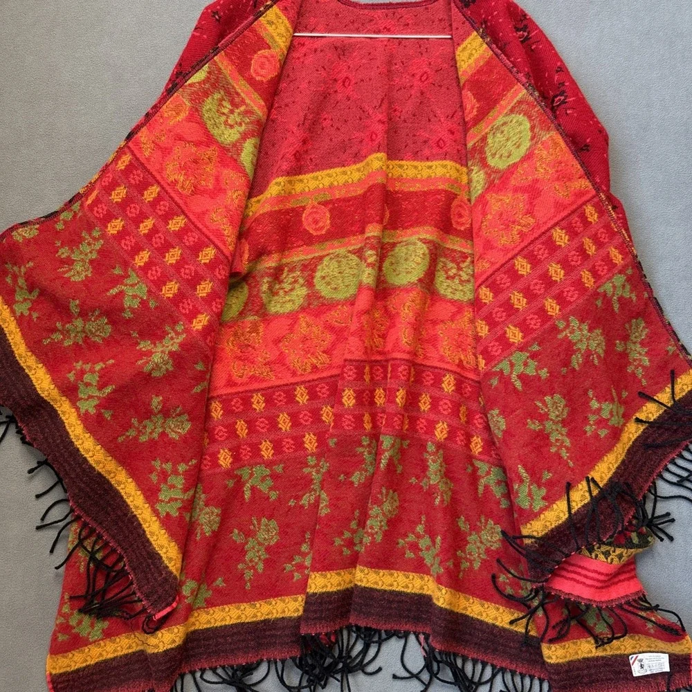 Poncho Wrap Red Floral Rose Tapestry Acrylic Fringed Boho Made‎ In France